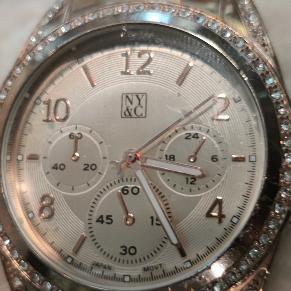 NY&C WATCH - Picture 4 of 4